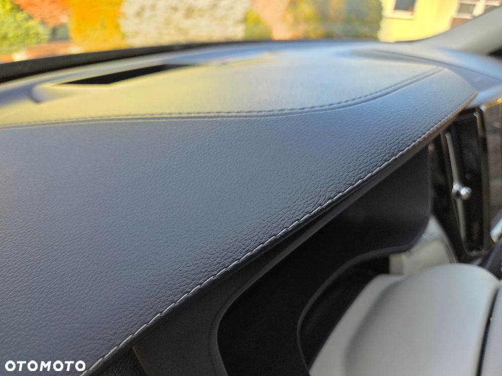 Volvo XC 60 D5 AWD Geartronic Inscription - 38