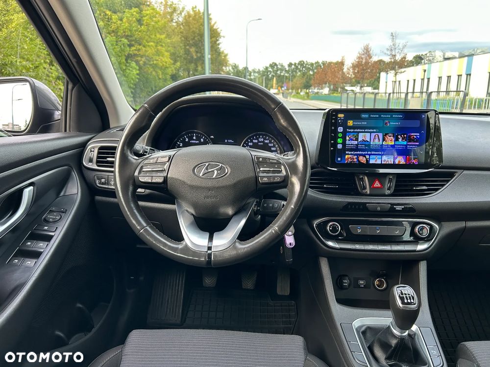 Hyundai i30 1.5 DPI Classic + - 15