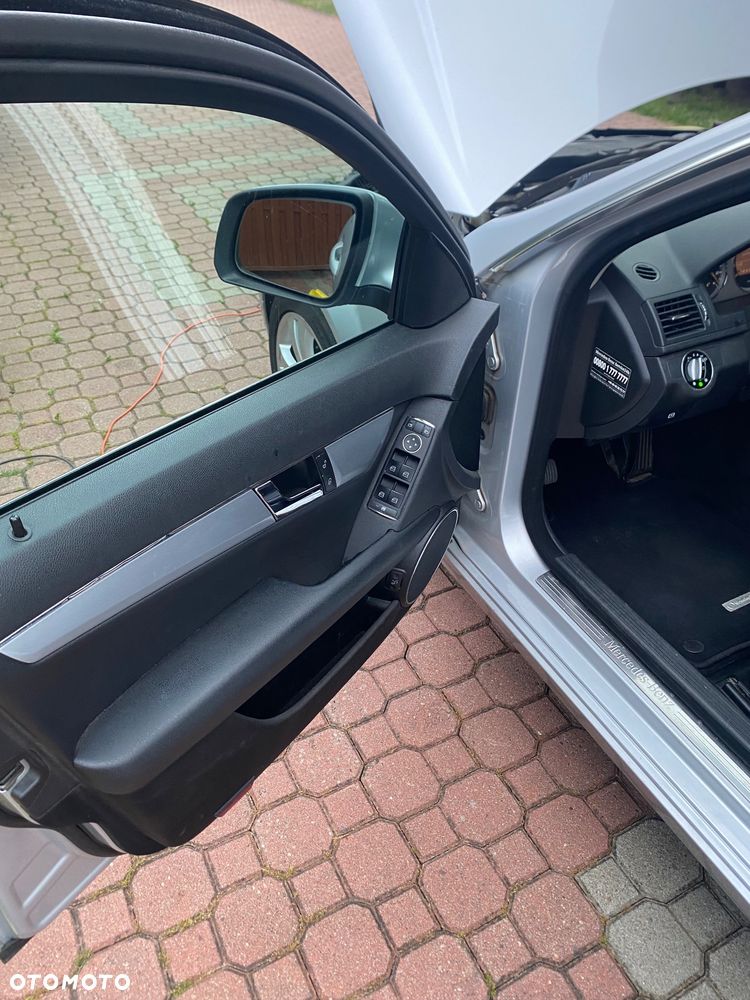 Mercedes-Benz Klasa C 320 CDI Avantgarde 4-Matic - 31