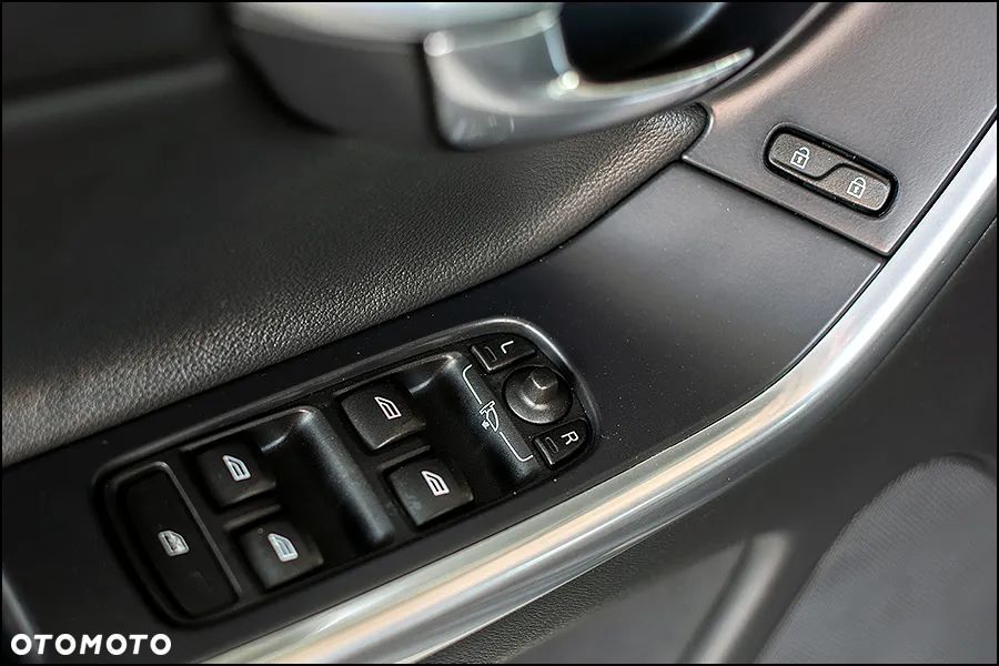 Volvo XC 60 D4 Kinetic - 27