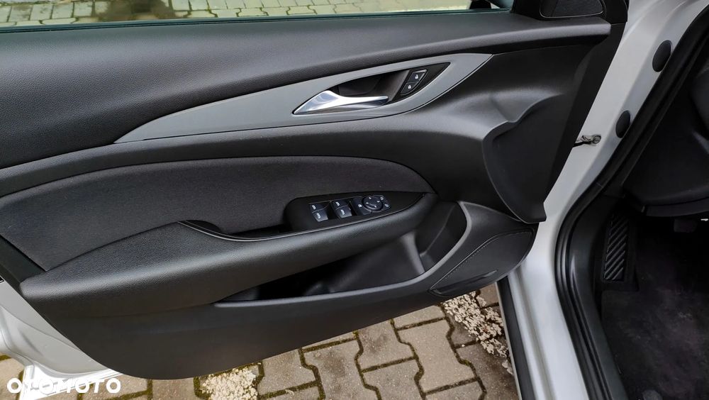 Opel Insignia - 8