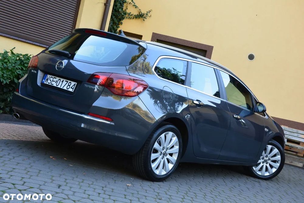 Opel Astra 1.4 Turbo Cosmo - 4
