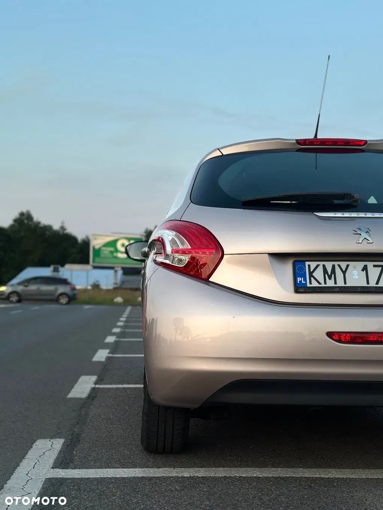 Peugeot 208 1.2 PureTech Active - 18