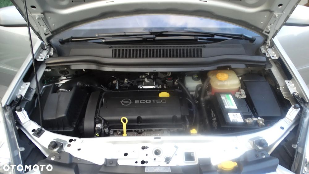 Opel Zafira 1.8 Cosmo - 30