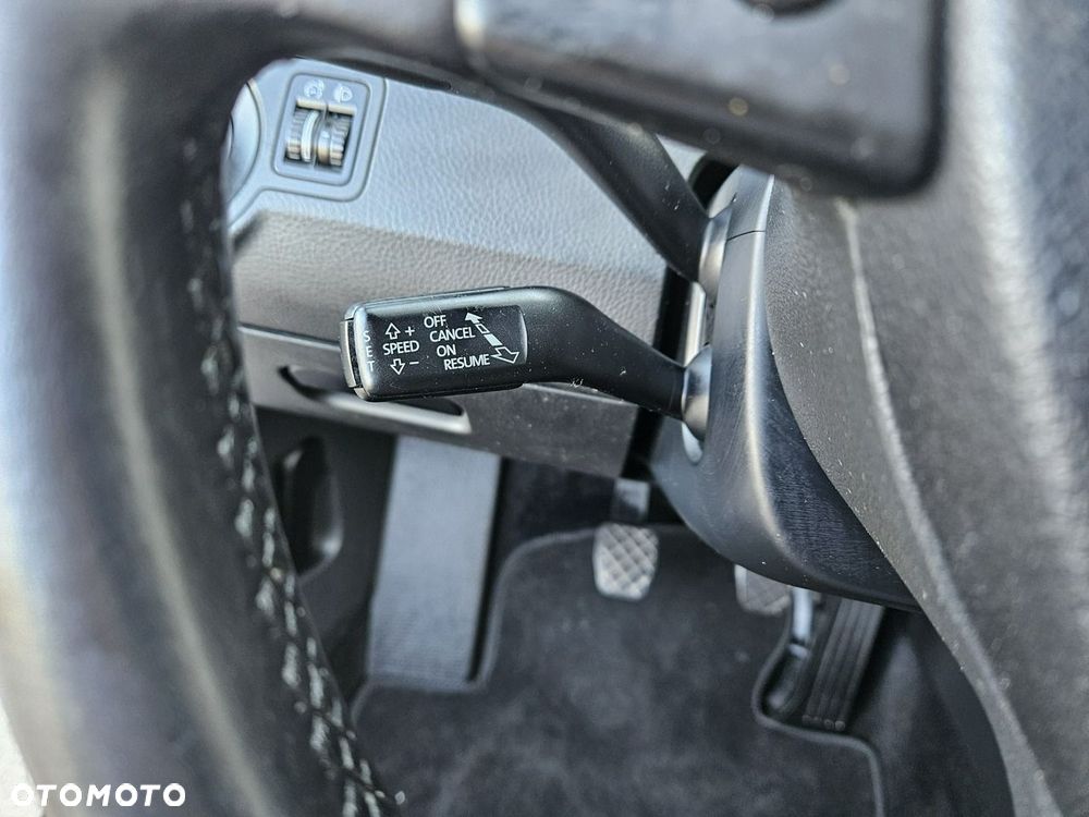 Volkswagen Passat - 15