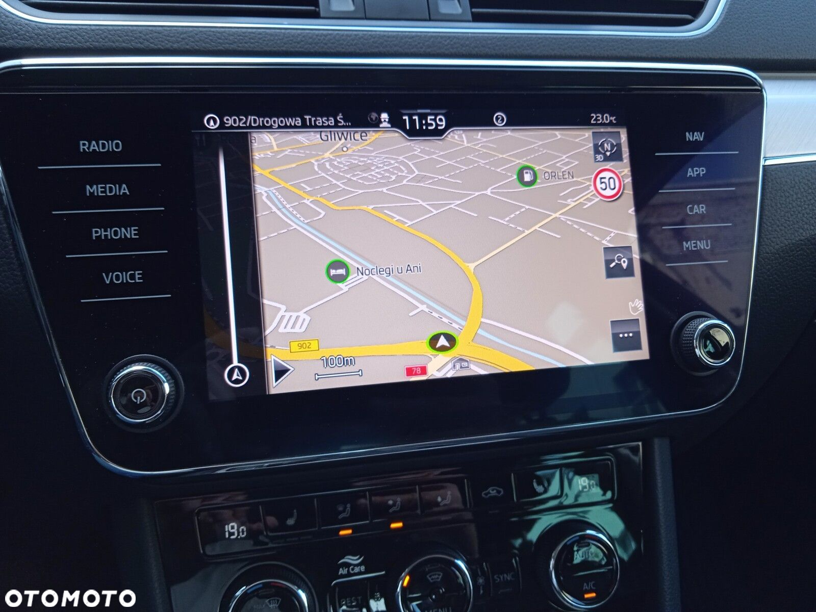 Skoda Superb 2.0 TDI SCR Style DSG - 32