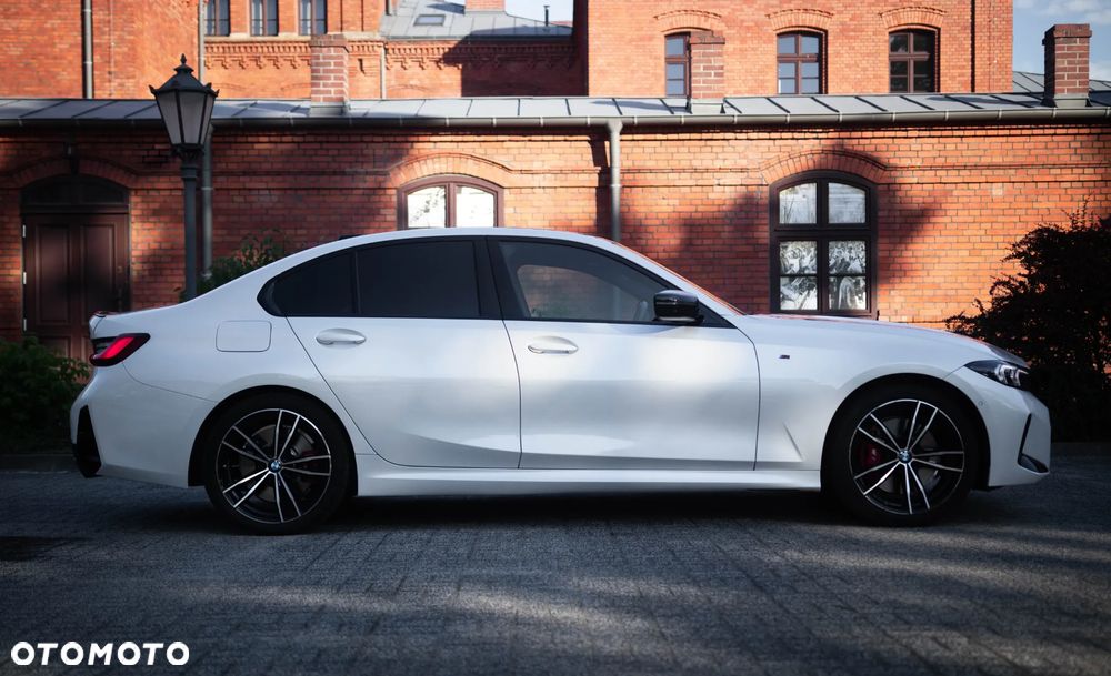 BMW Seria 3 330i xDrive M Sport - 10