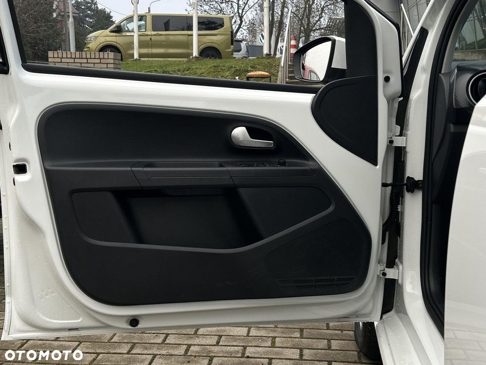 Volkswagen up! 1.0 move - 10