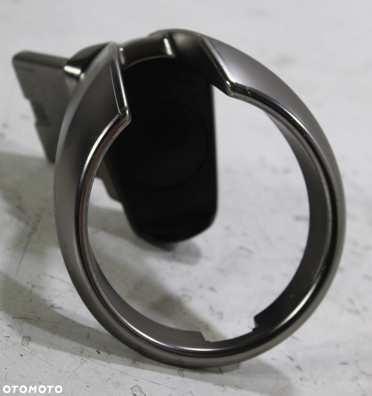 UCHWYT NA KUBEK CUP HOLDER BMW E63 E64 - 4