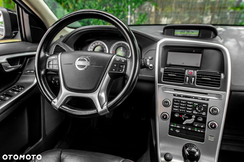 Volvo XC 60 2.4D AWD Summum - 25