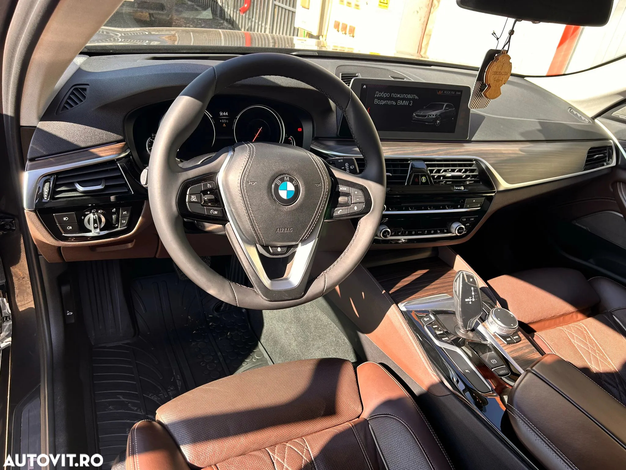 BMW Seria 5 520d Aut. Luxury Line - 9