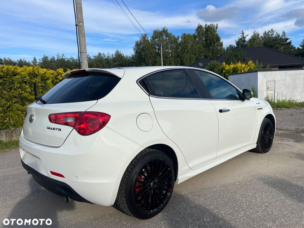 Alfa Romeo Giulietta 2013 photo 4