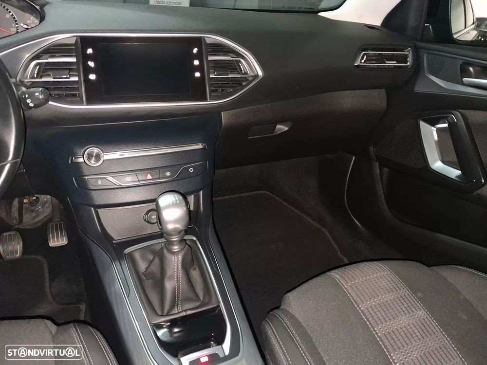 Peugeot 308 SW - 11