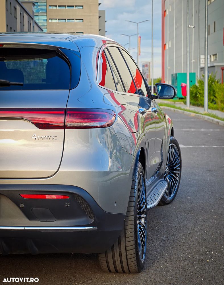 Mercedes-Benz EQC - 8