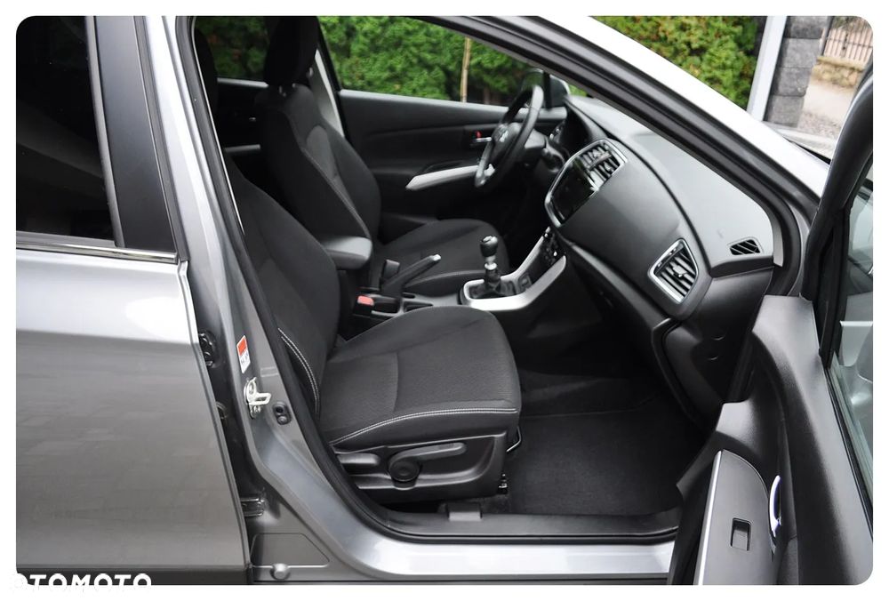 Suzuki SX4 S-Cross 1.4 T Premium - 23