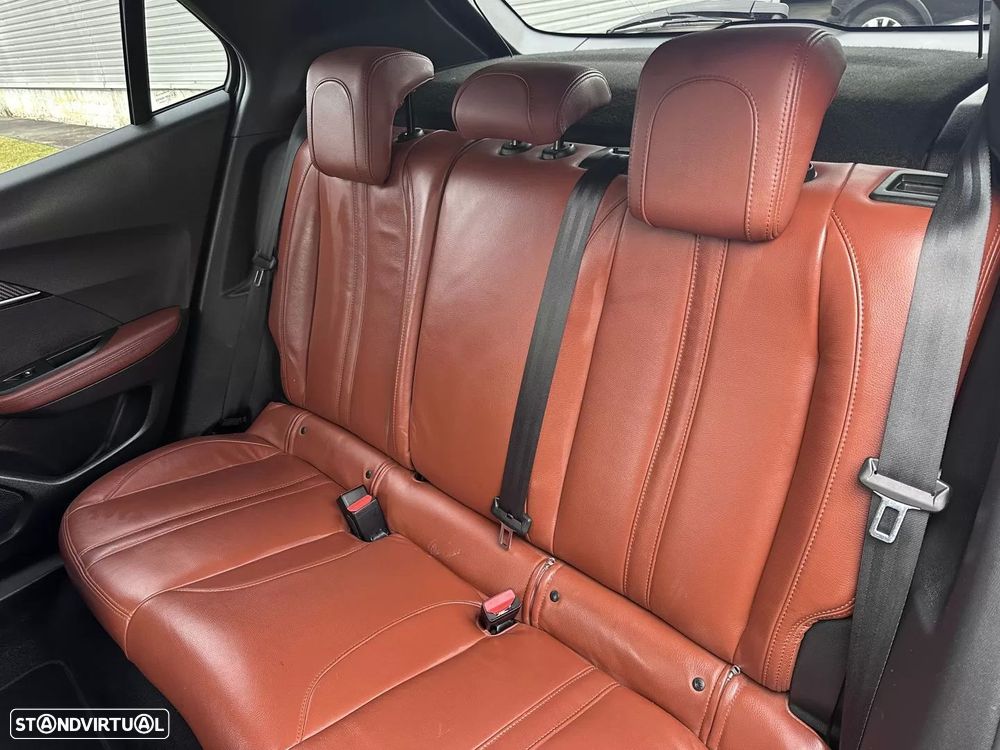 Peugeot 2008 PureTech 130 Allure Pack - 28