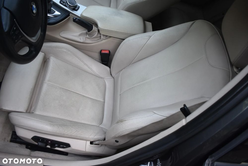 BMW Seria 3 320d Touring xDrive Modern Line - 11