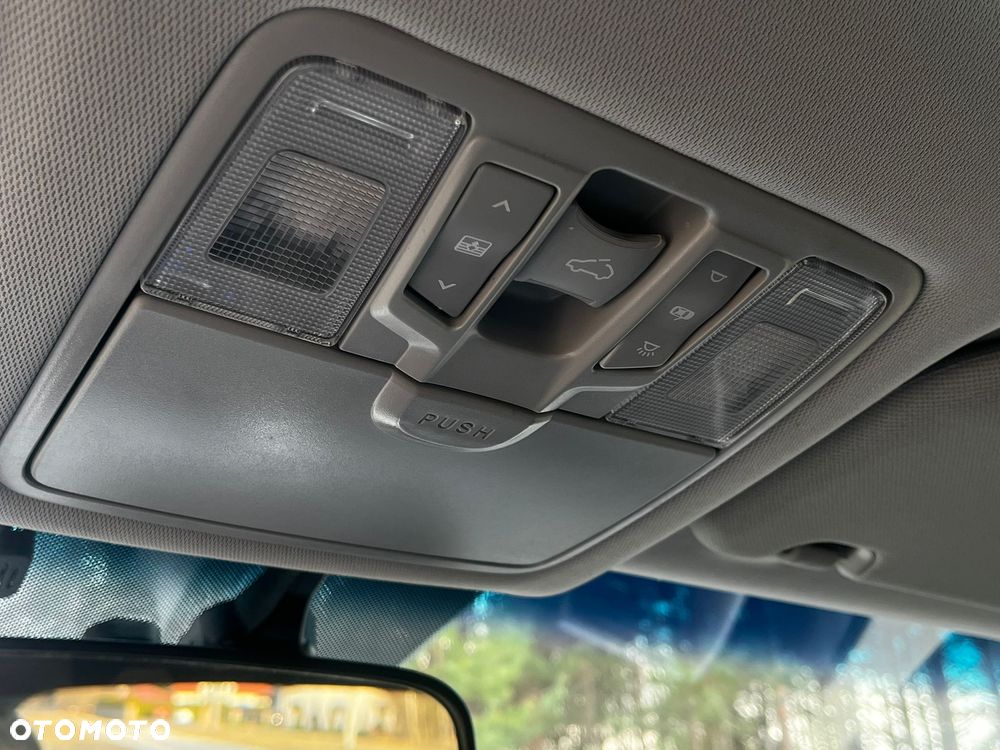 Hyundai i30 1.6 CRDi Fifa World Cup Edition - 19