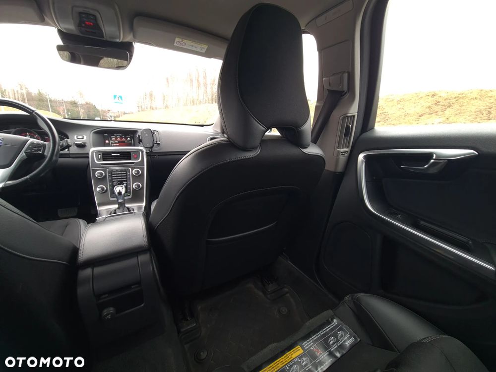 Volvo V60 D4 Drive-E Momentum - 35