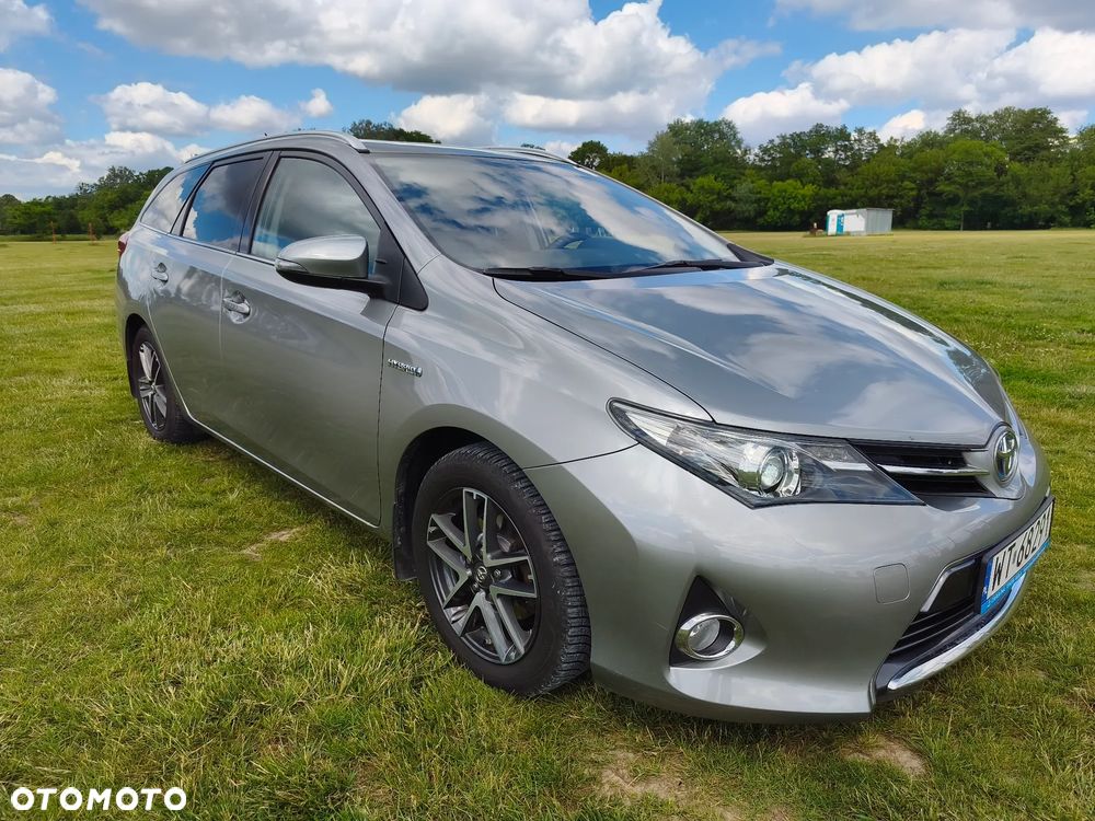 Toyota Auris 1.8 HSD Luna - 1