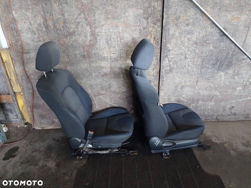 FOTELE KOMPLET LEWY PRAWY KANAPA TYŁ TUNEL PODŁOKIETNIK MAZDA 3 I BK HB 5D - 6