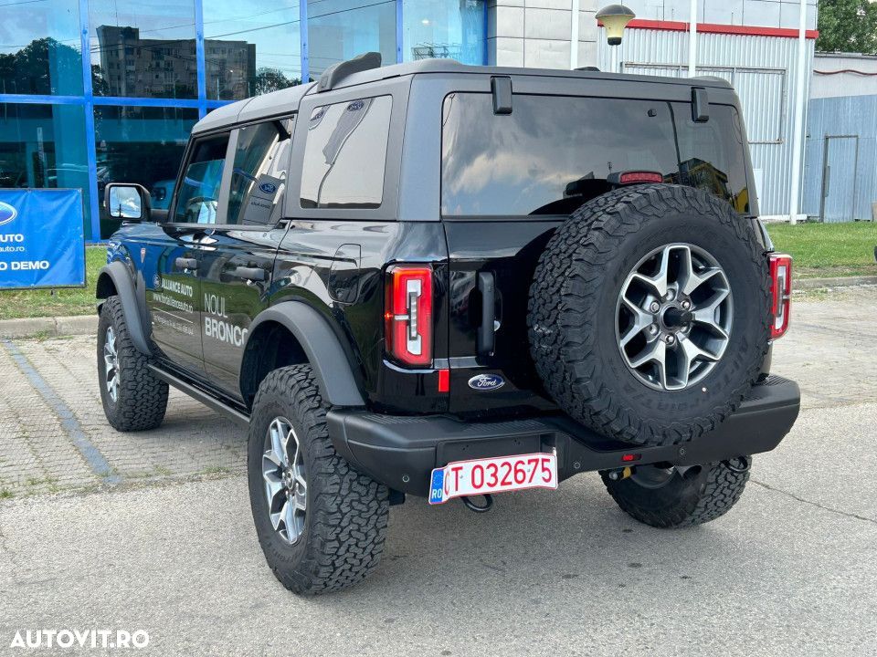 Ford Bronco - 13