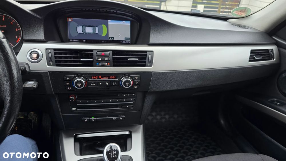 BMW Seria 3 320i Edition Sport - 14