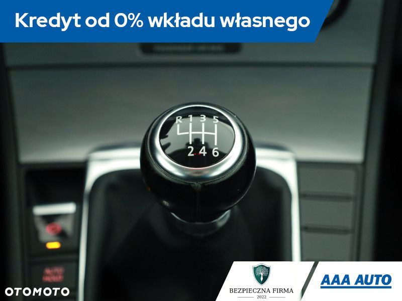 Volkswagen Passat - 13