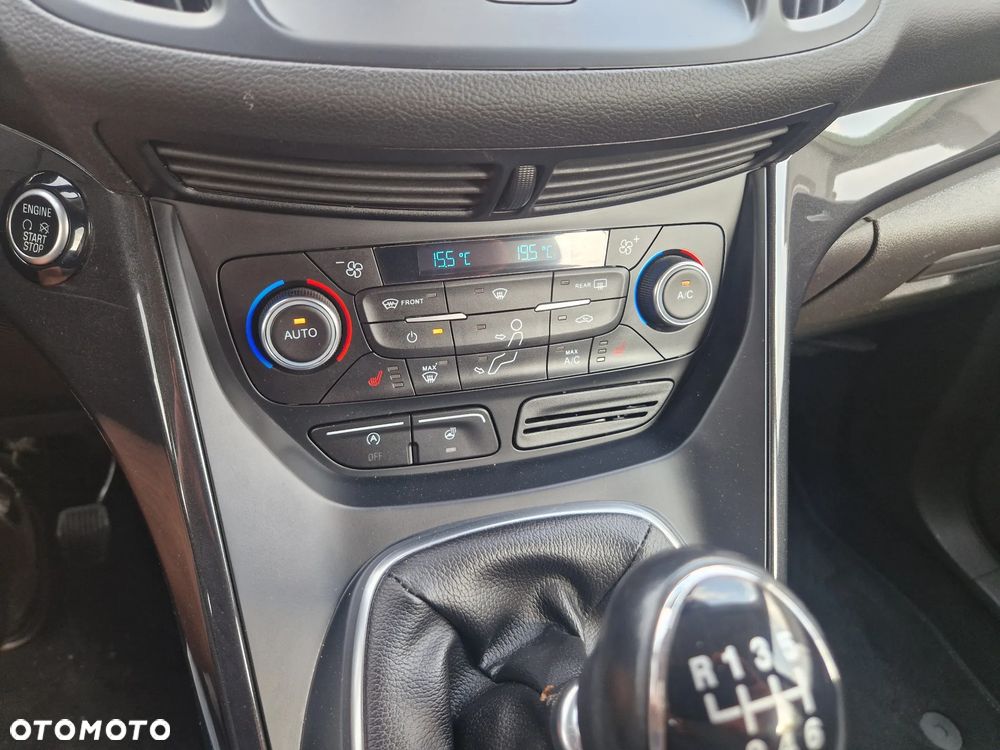 Ford Kuga 1.5 EcoBoost 2x4 Titanium - 14