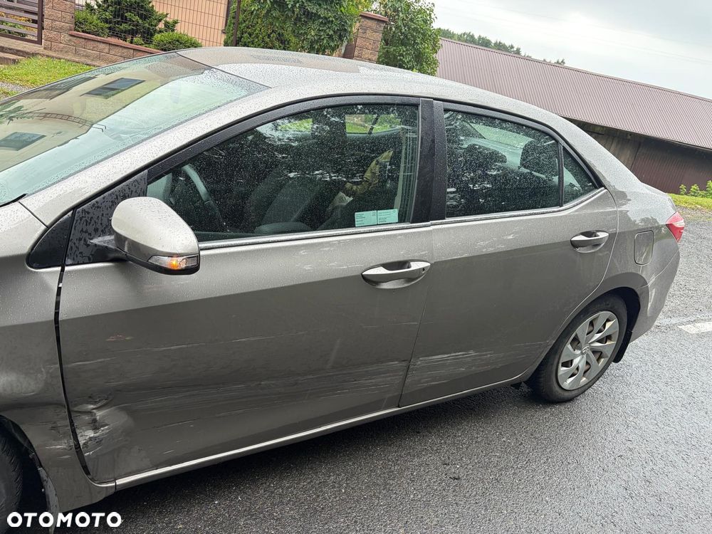 Toyota Corolla 1.4 D-4D Premium EU6 - 13
