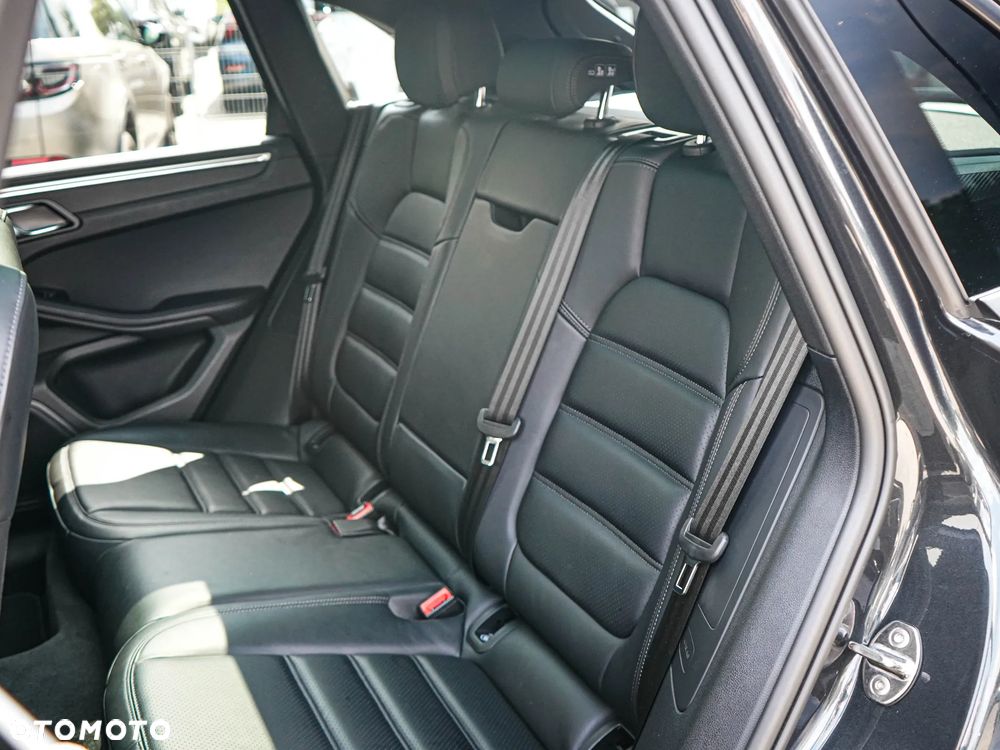 Porsche Macan Standard - 30