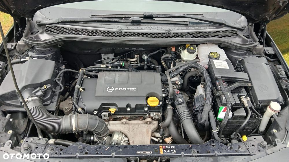 Opel Astra 1.4 Turbo Color Edition - 28