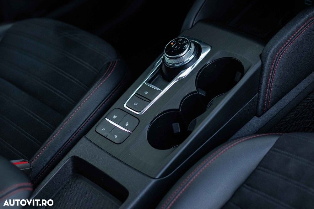 Ford Kuga 2.5 Duratec PHEV ST Line X - 26