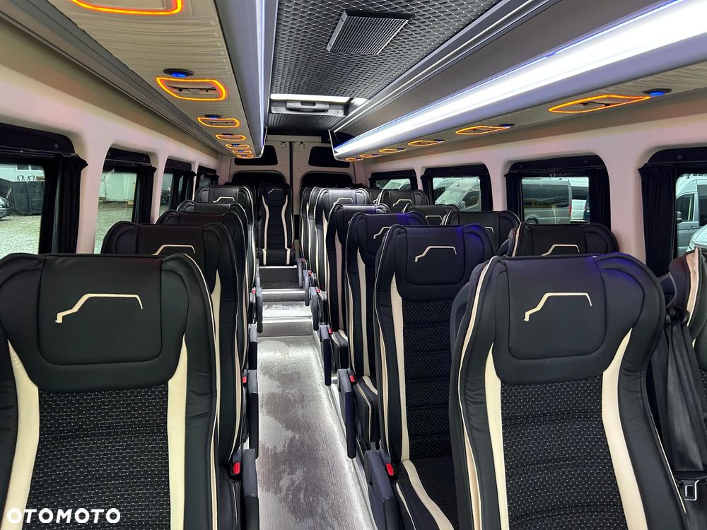 Mercedes-Benz Sprinter 519 - 18