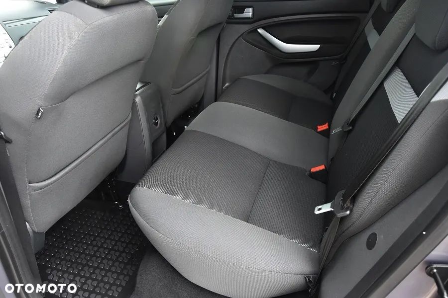 Ford Kuga 2.0 TDCi 2x4 Champions Edition - 15