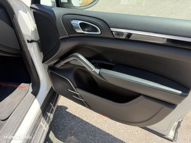 Porsche Cayenne Tiptronic S - 12