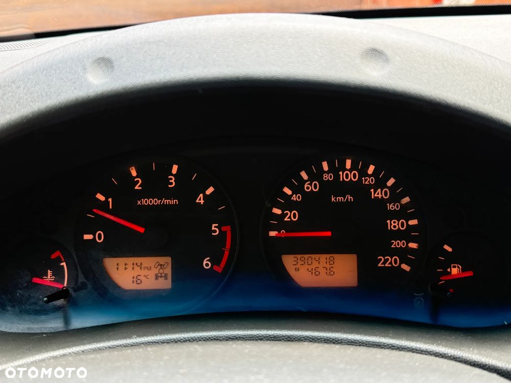 Nissan Navara 2.5 D LE - 9