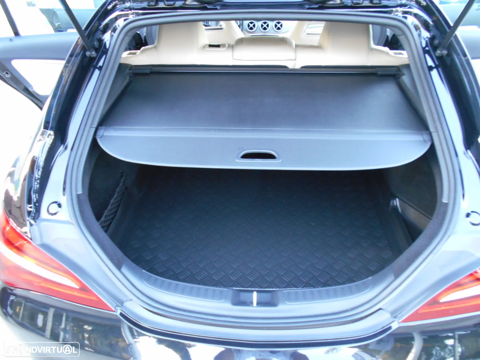 Mercedes-Benz CLA 220 d Shooting Brake AMG Line Aut. - 54