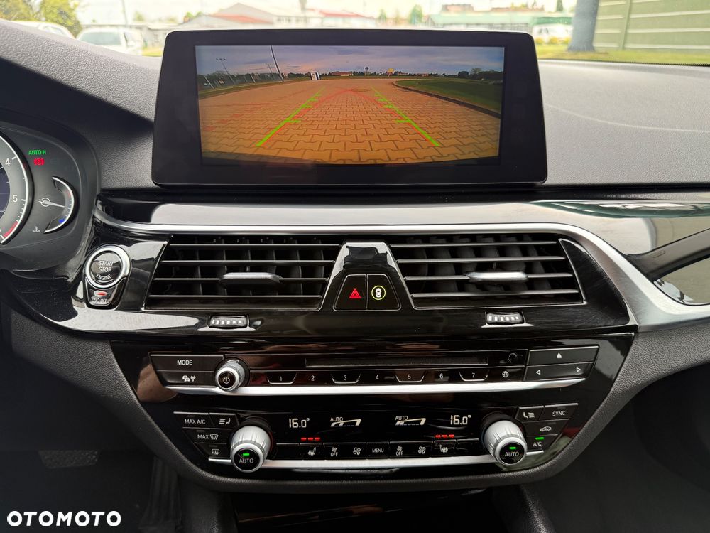 BMW Seria 5 520d Sport Line sport - 31