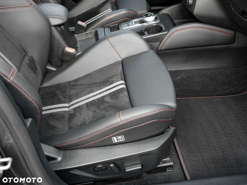 Ford Focus 2.3 EcoBoost ST X - 34