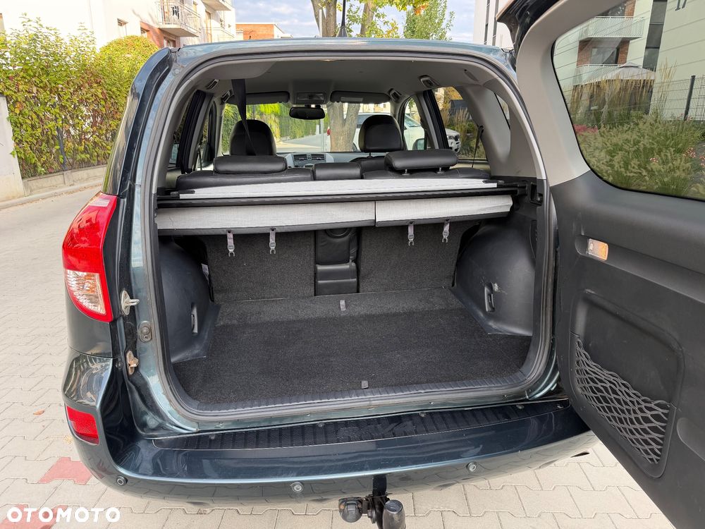 Toyota RAV4 - 16
