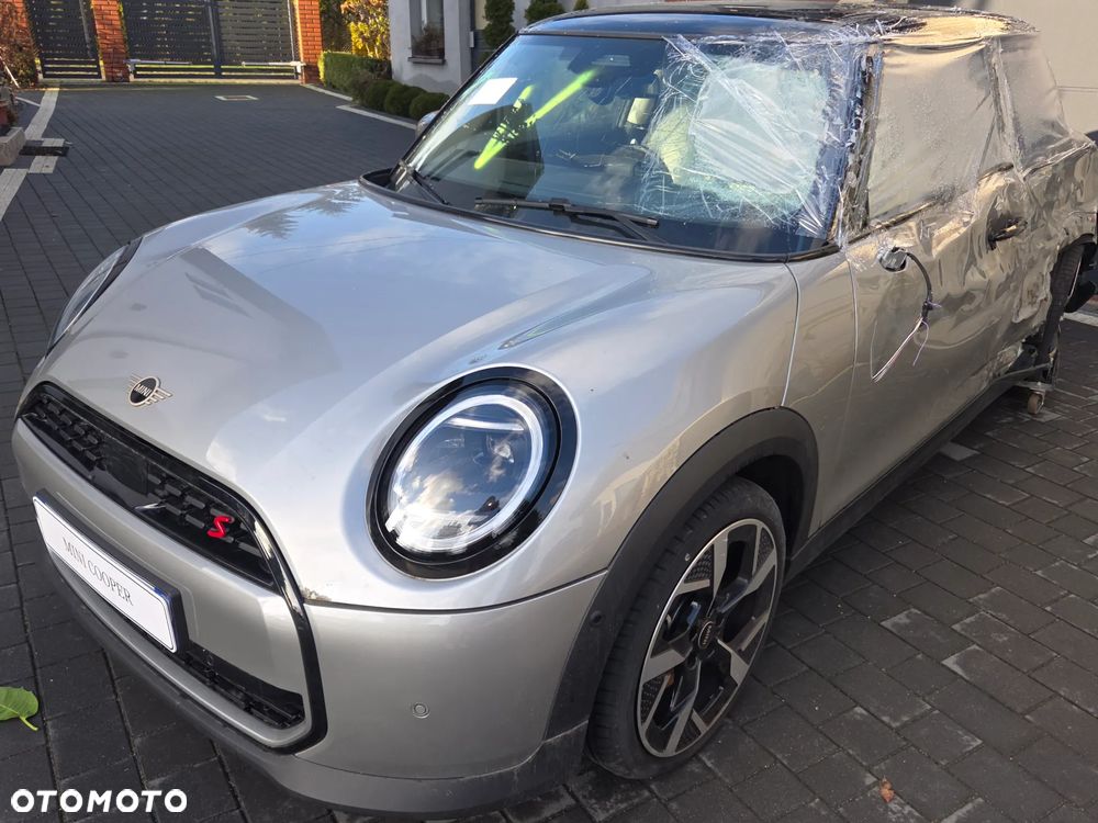 MINI Cooper S Essential Trim - 11