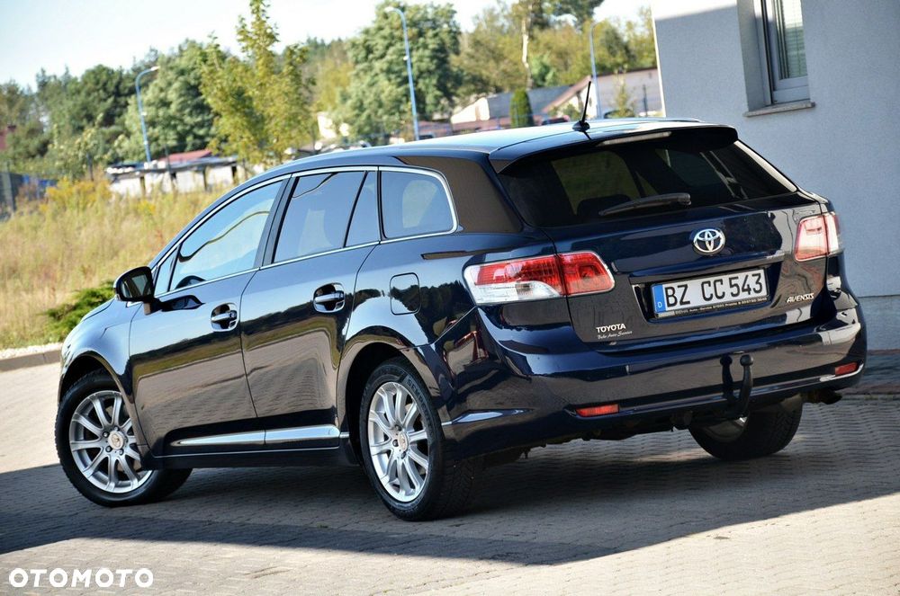 Toyota Avensis - 12