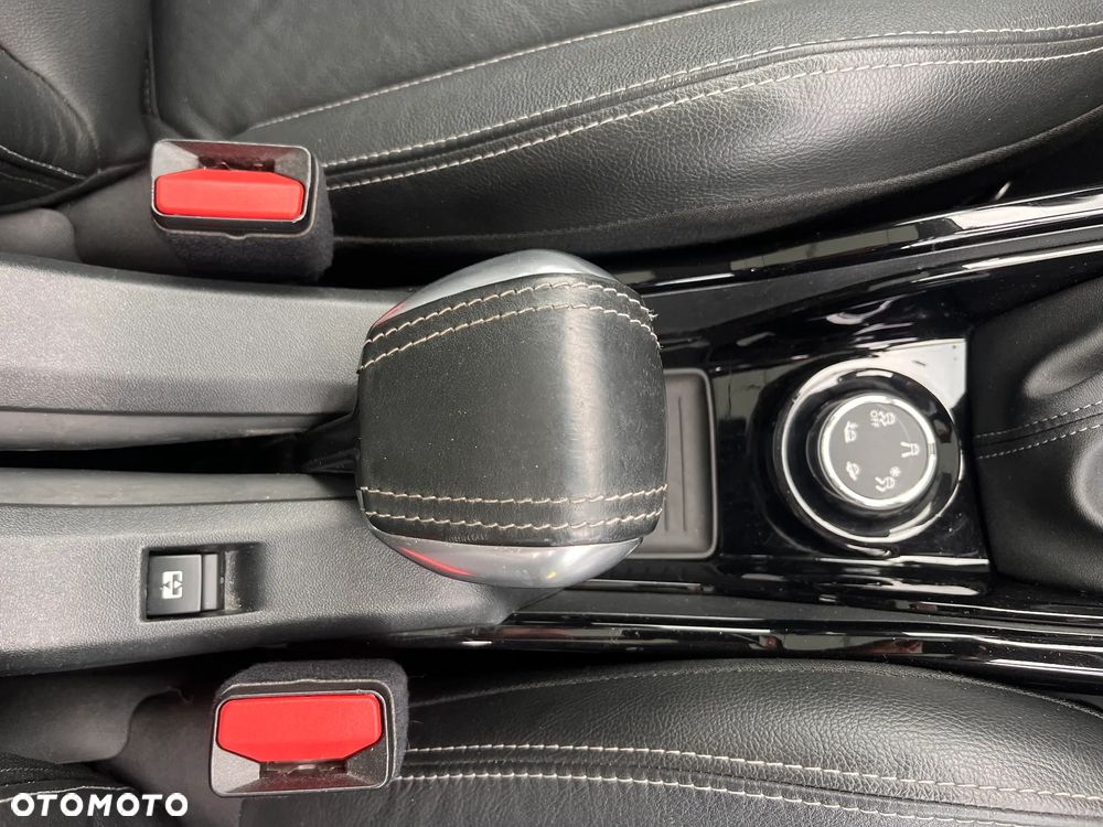 Peugeot 2008 PureTech 130 Stop&Start Allure - 24