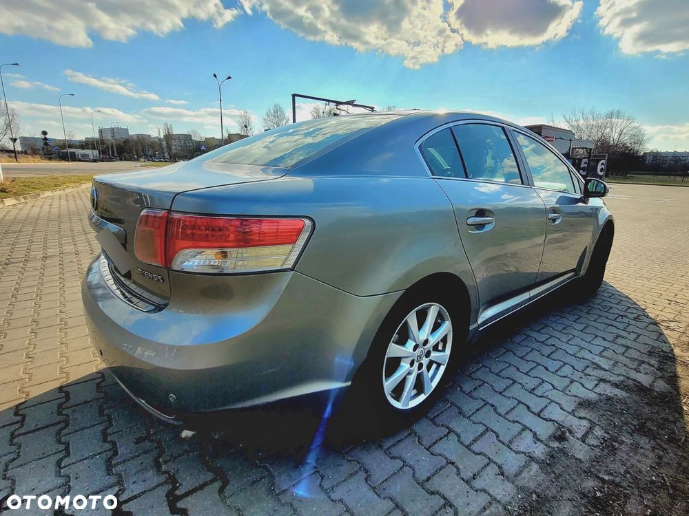 Toyota Avensis 2.0 Style MS - 5