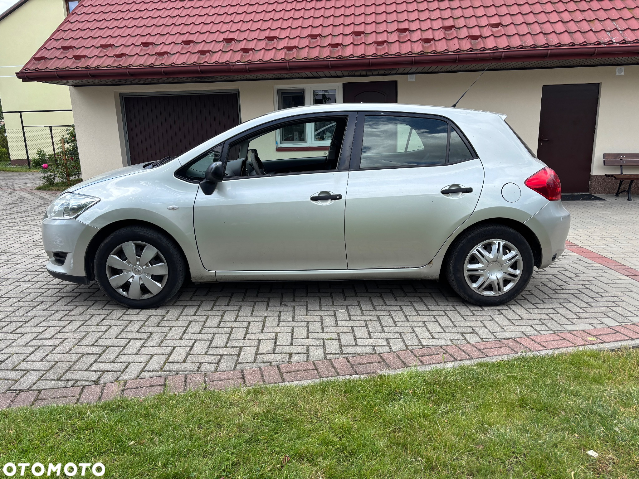 Toyota Auris 1.6 VVT-i Terra - 7
