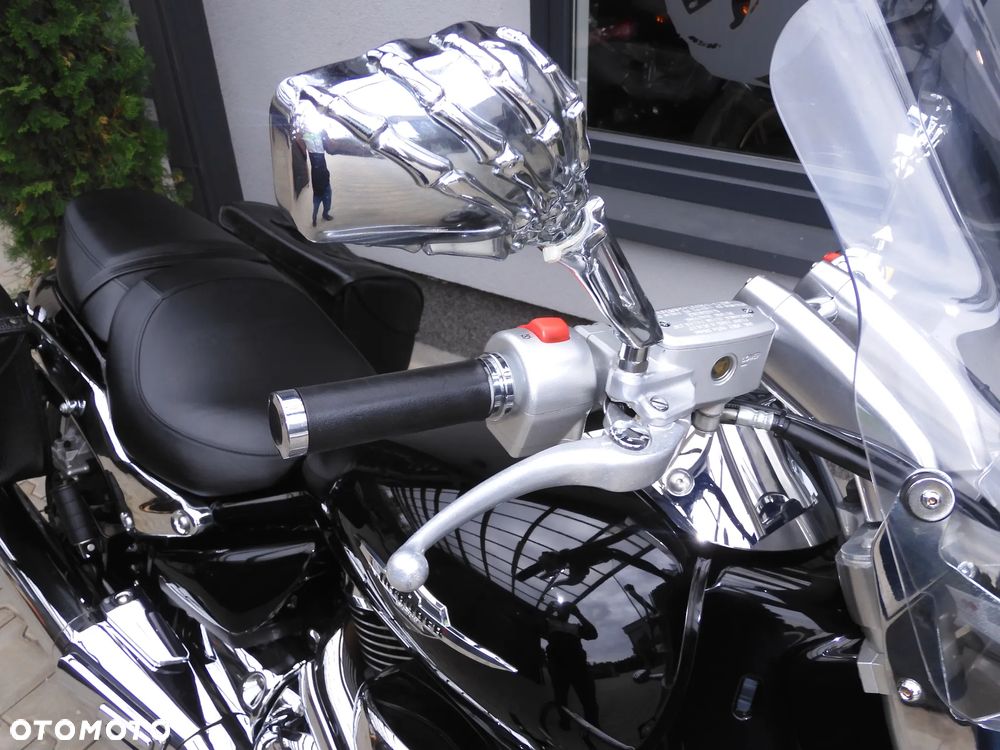 Suzuki Intruder - 6