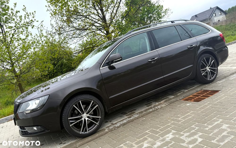 Skoda Superb 2.0 TDI Business DSG - 14