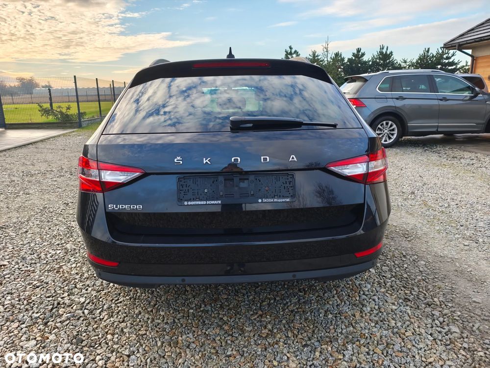 Skoda Superb 2.0 TDI SCR Style DSG - 4
