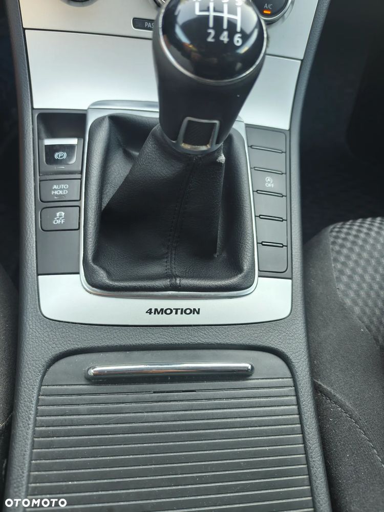 Volkswagen Passat 2.0 TDI 4Mot Highline - 8